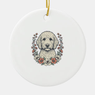 T-shirtontwerp met vintage bloemmotief en portret keramisch ornament