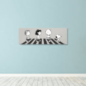 T - shirts | Groep Walk Canvas Afdruk (Insitu (Houten vloer))