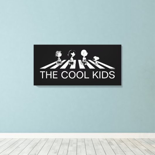 T - shirts | Groep Walk Canvas Afdruk (Insitu (Houten vloer))