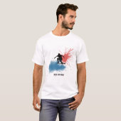 T-shirts met een man dat op een snowboard springt. (Voorkant volledig)
