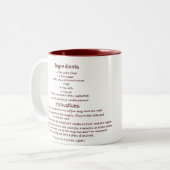 Taart in een kopje tweekleurige koffiemok (Voorkant links)