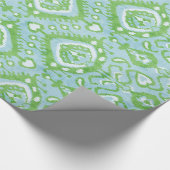 Tabattribaal met kleurrijke blauwe ikat cadeaupapier (Hoek)