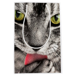 Tabby Cat Licking Paw Medium Cadeauzakje