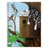 Tabby Cat Napping Vogelhuis Notitieboek (Voorkant)