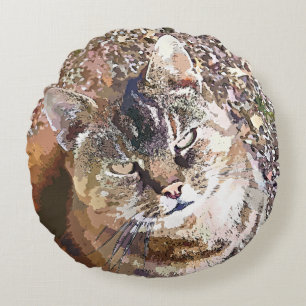 TABBY CAT ROND KUSSEN