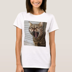 Tabby Cat Yawning Artistic Portret T-shirt