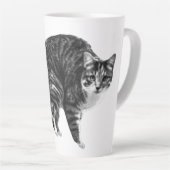 Tabby Glow bij Winter Window Latte Mok (Rechterhoek)