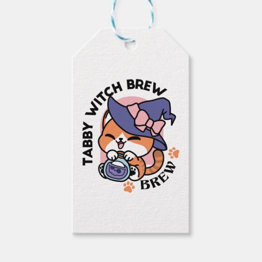 Tabby Heksenbrouwsel – Cute Halloween Kattendesign Cadeaulabel (Voorkant)