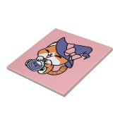 Tabby Heksenbrouwsel – Cute Halloween Kattendesign Tegeltje (Zijkant)