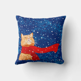 Tabby houdt van sneeuw kussen