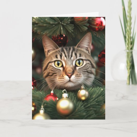 Tabby kat in een kerstboom feestdagen kaart (Voorkant)