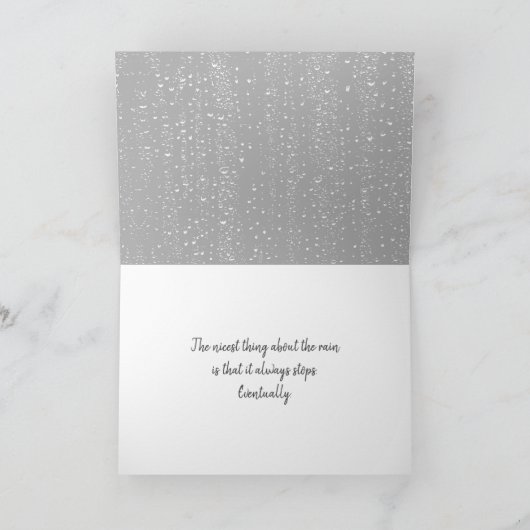 Tabby kat onder paraplu kaart (Binnen)