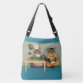 tabby kitten chef. en tabby kitten assistent crossbody tas (Voorkant)