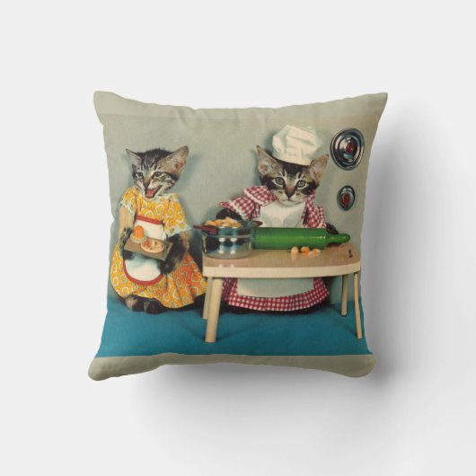 tabby kitten chef. en tabby kitten assistent kussen (Achterkant)