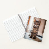 Tabby Kitten op tafel Notitieboek (Binnen)