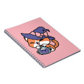 Tabby Witch Brew – Cute Halloween Cat Design Notitieboek (Rechterzijde)