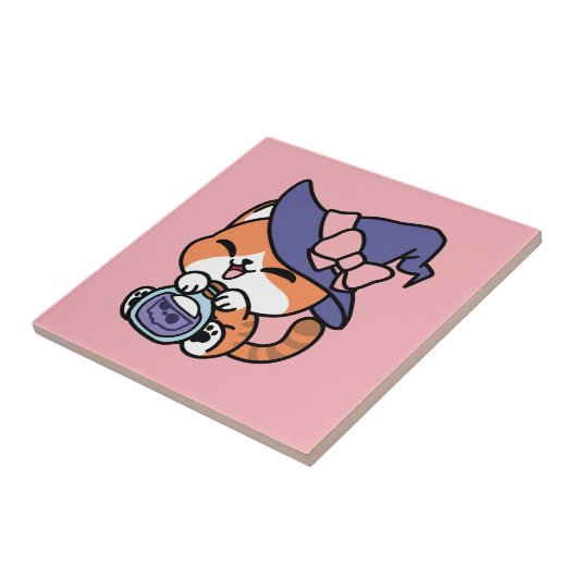 Tabby Witch Brew – Cute Halloween Cat Design Tegeltje (Zijkant)