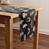 Tabel met zwarte uitvoerder met Prints voor Natuur Lange Tafelloper (Voorbeeld)