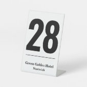 Tabelnummer voor voetafdruk in hotel of restaurant reclamebord met voetstuk (Voorkant)