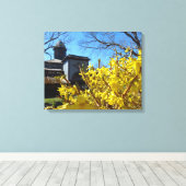 Tabernacle en Forsythia - Martha's wijngaard Canvas Afdruk (Insitu (Houten vloer))