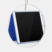 Tabletcomputer op wit keramisch ornament (Links)