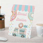 Tabletop Food Signage Donut Station  Reclamebord Met Voetstuk (Insitu)