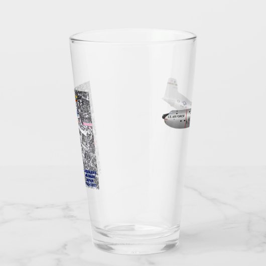 Tachikawa Air Base japan C-124 Glas (Rechts)