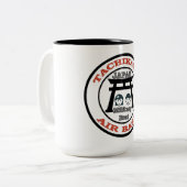 Tachikawa Air Base Japan Tweekleurige Koffiemok (Voorkant links)
