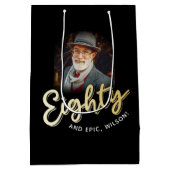 Tachtig gouden schrift en aangepaste foto 80ste ve medium cadeauzakje (Achterkant)