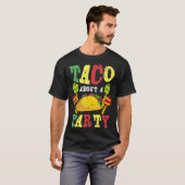 Taco Over Een Feestontwerp Taco cadeau Fiesta (2) T-shirt (Voorkant volledig)