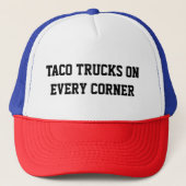TACO PROBEERT OP ELKE CORNER TRUCKER PET (Voorkant)