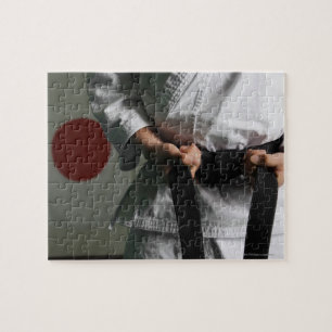 Taekwondo Fighter Tightening Belt Legpuzzel