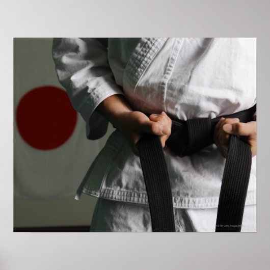 Taekwondo Fighter Tightening Belt Poster (Voorkant)