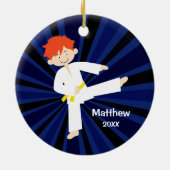 Taekwondo Karate Yellow Belt Red Boy Aangepast Keramisch Ornament (Achterkant)