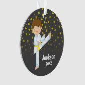 Taekwondo Yellow Belt Boy gepersonaliseerd Ornament (voorkant)
