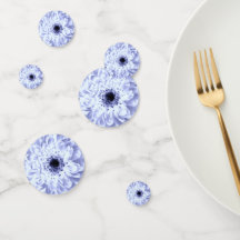 Tafelconfetti van bloeiende bloemen