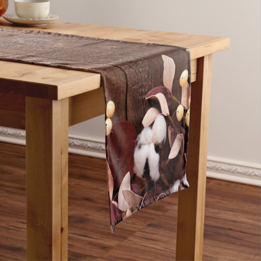 Tafelloper katoenen tak op donker hout stamtelling (Voorbeeld)