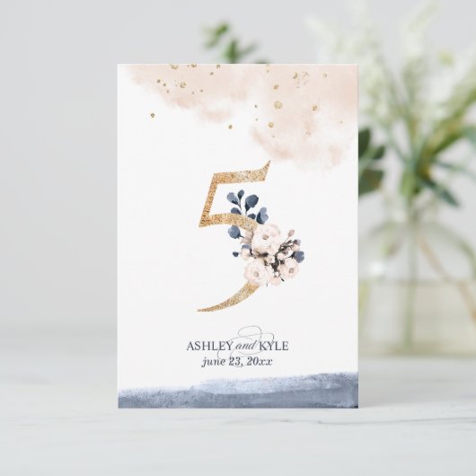 Tafelnummer voor het huwelijksfeest in marineblauw (Staand voorkant)