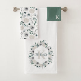 Tafelset met waterverf bloemen en monogram bad handdoek