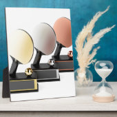 Tafeltennistrofeeën op witte achtergrond fotoplaat (Zijkant)