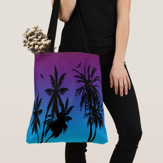 Tahiti Sunset Haze Black Palm Trees Circling Hawk Tote Bag (Dichtbij)