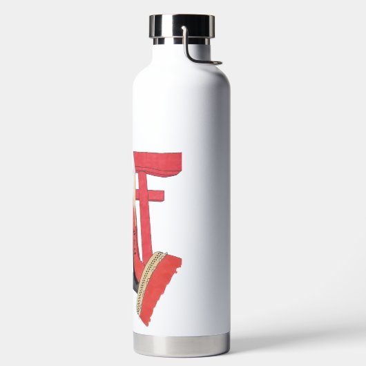 Taiko Drummer Akiko Waterfles (Links)