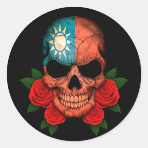 Taiwanese vlag schedel met rode rozen ronde sticker