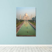 Taj Mahal, Agra, Uttar Pradesh, India Canvas Afdruk (Insitu (Houten vloer))