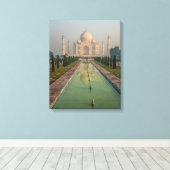Taj Mahal, Agra, Uttar Pradesh, India Canvas Afdruk (Insitu (Houten vloer))