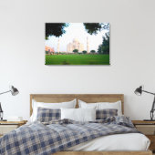 Taj Mahal bij zonsopgang een van de wonderen van d Canvas Afdruk (Insitu (Slaapkamer))