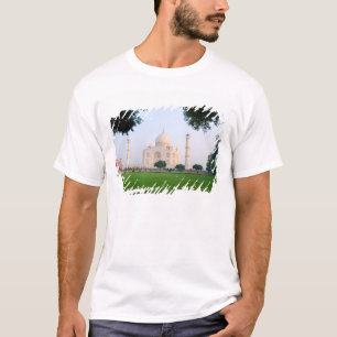 Taj Mahal bij zonsopgang een van de wonderen van d T-shirt