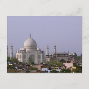 Taj Mahal domineert de stad Agra Briefkaart