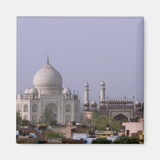 Taj Mahal domineert de stad Agra Magneet (Voorkant)