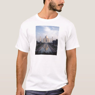 Taj Mahal Reflection in Agra, Uttar Pradesh, India T-shirt